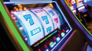 777Vegas VIP Live Casino ကစားသမားများ ကျပ်ငွေဖြင့် ကစားနေသော မြင်ကွင်း